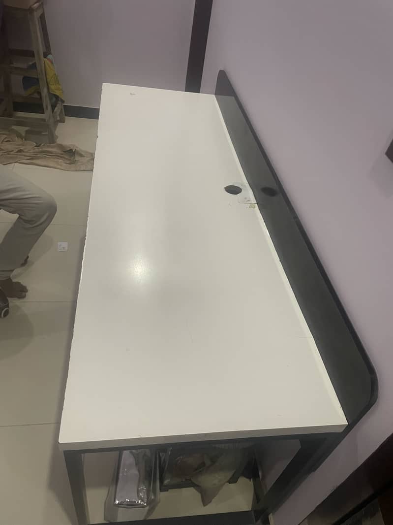 COMPUTER TABLE AND CHAIR 5