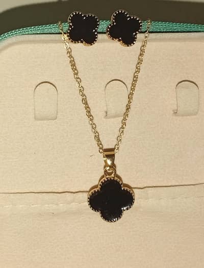 Black Necklace set