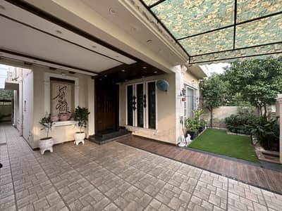 10 Marla Well Maintain House Available For Sale At Excellent Location