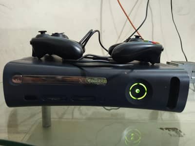 Xbox 360 With 1 Wireless or Wired Controller