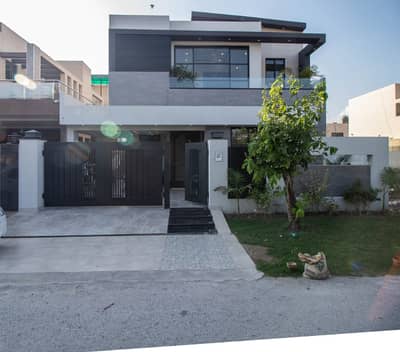 10 Marla Well Maintain House Available For Sale At Prime Location