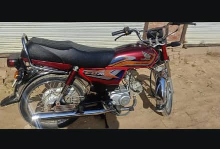honda70 ek 26 model ha ek 25 ek,sale krni ha dono mein sy