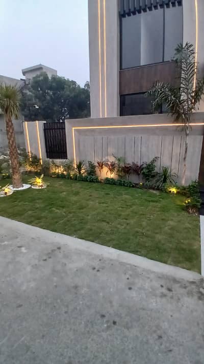 16 Marla House For Sale Good Location Near By Park