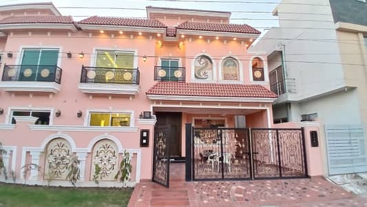 10 Marla Beautiful Banglow For Sale Ideal Location