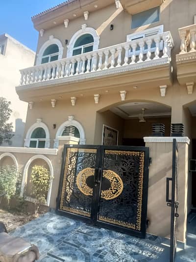 3 Marla Luxury Brand New First Entery House Available For Rent In Al Kabir Town