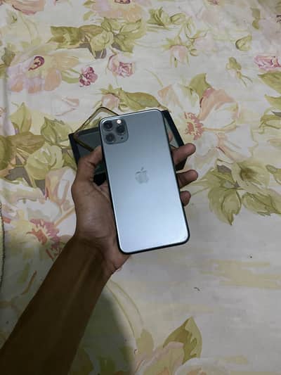 Iphone 11 pro max with box