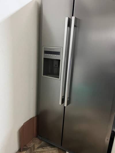 Double door refrigerator