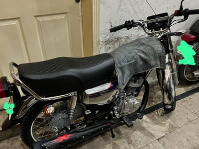 2024 CG 125 Special Edition Red - Direct Owner