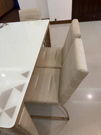 Dinning table with 6 chairs