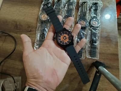Black Rubber Strap Men's Watch  _ modern style design. with delivery