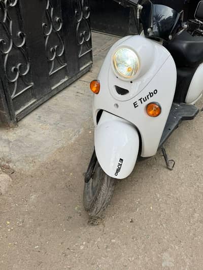 e turbo Scooty