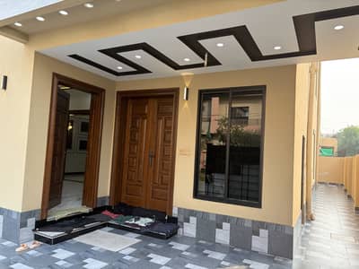 WAPDA TOWN BIG AND BEAUTIFUL HOUSE IS AVAILABLE FOR SALE