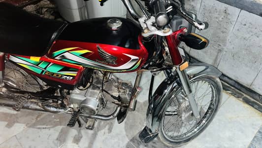 Honda cd 70 for sale in lush condition 10/8-9