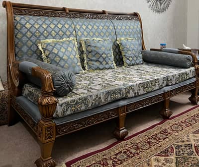 Classy and Elegant Chinioti 7 Seater Sofa Set