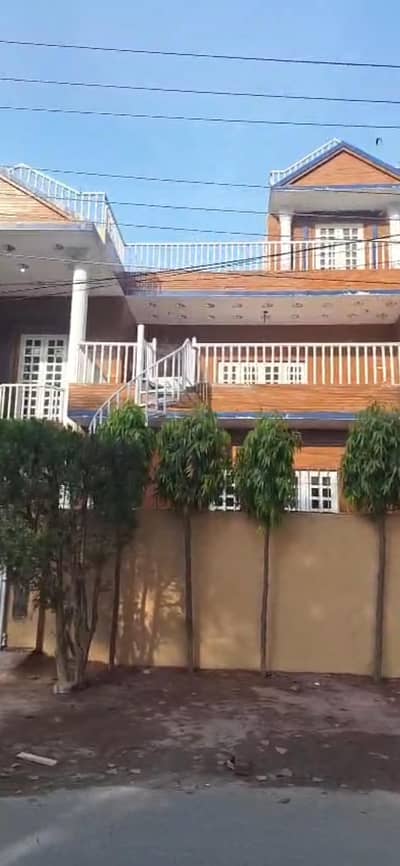 QAZAFI PARK FACING 11 MARLA DOUBLE STORY HOUSE GULSHAN-E-RAVI B BLOCK