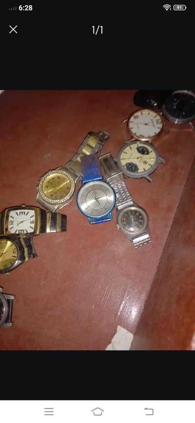 ya watch bhot achi price main available Hain