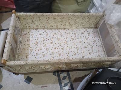 kids jhoola n carry cot
