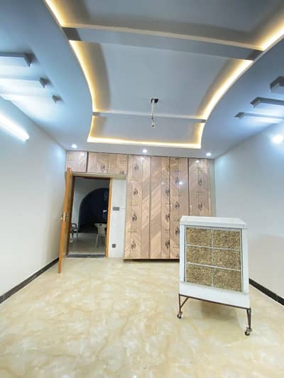 10 Marla Upper Portion In Allama Iqbal Town Lahore