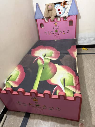 Single Barbie Bed with one side Table