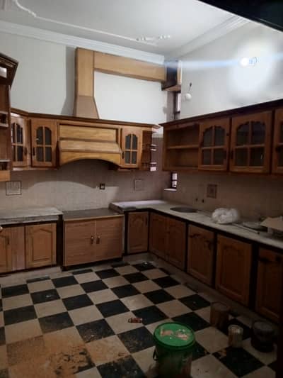 Sapret uper porSn 4 rent model town Phs 2