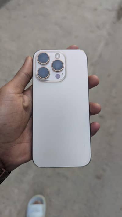 Iphone 16 pro Non PTA Factory Unlock with original box And charger