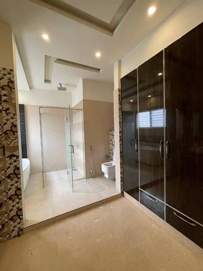 TEN MARLA LIKE NEW HOUSE AVAILABLE FOR SALE IN WAPDA TOWN