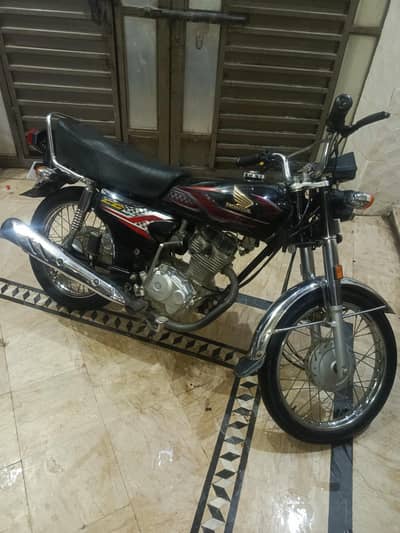 Honda cg 125- 2024 model- only 6700 km carefully use