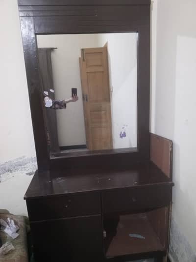 dressing table