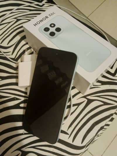 Honor X6C 6GB - 128GB (less then a month used)