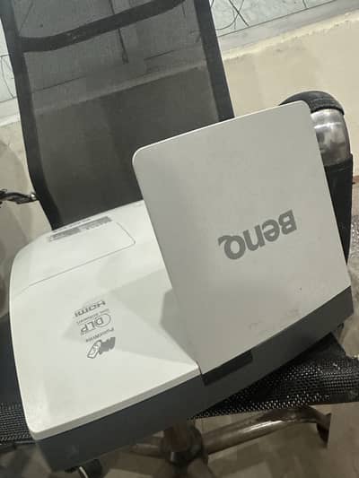 BENQ Projector for sale