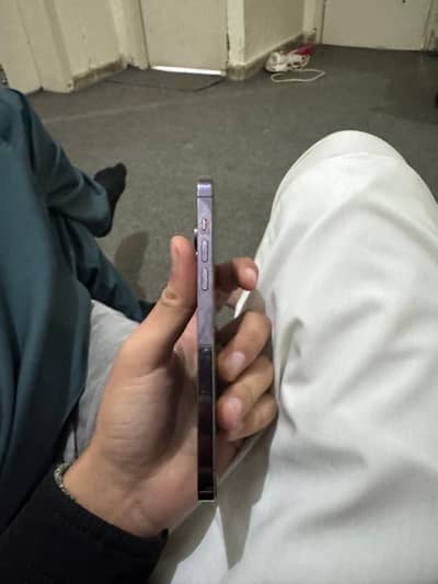 128 gb nonpta Esim 10/10 condtion