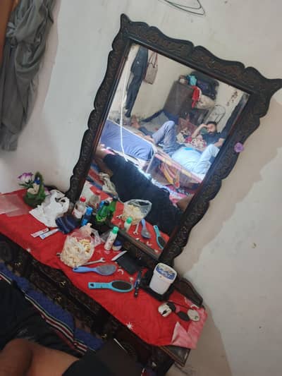 Pure wood Dressing ,in good condition. with 05 drawers