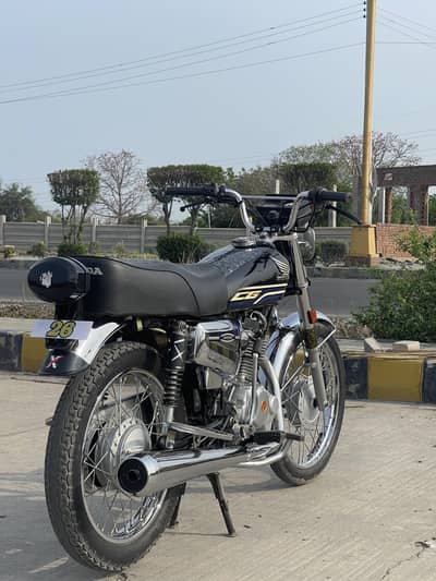 Silver Black Edition in Total Genuine Engine Condition