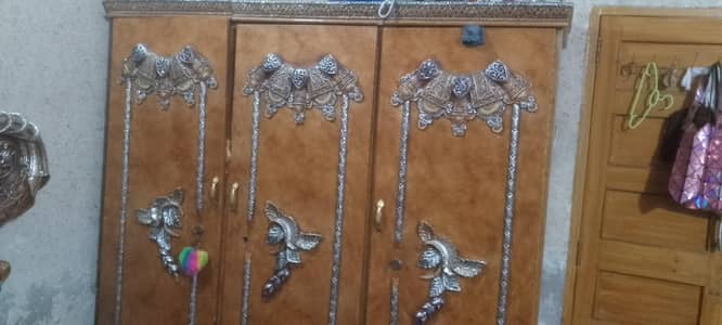 3 door chinoti wood Almirah