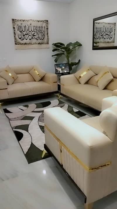 6 Seater Luxury Skin Color Sofa Set (3+2+1) – Like New