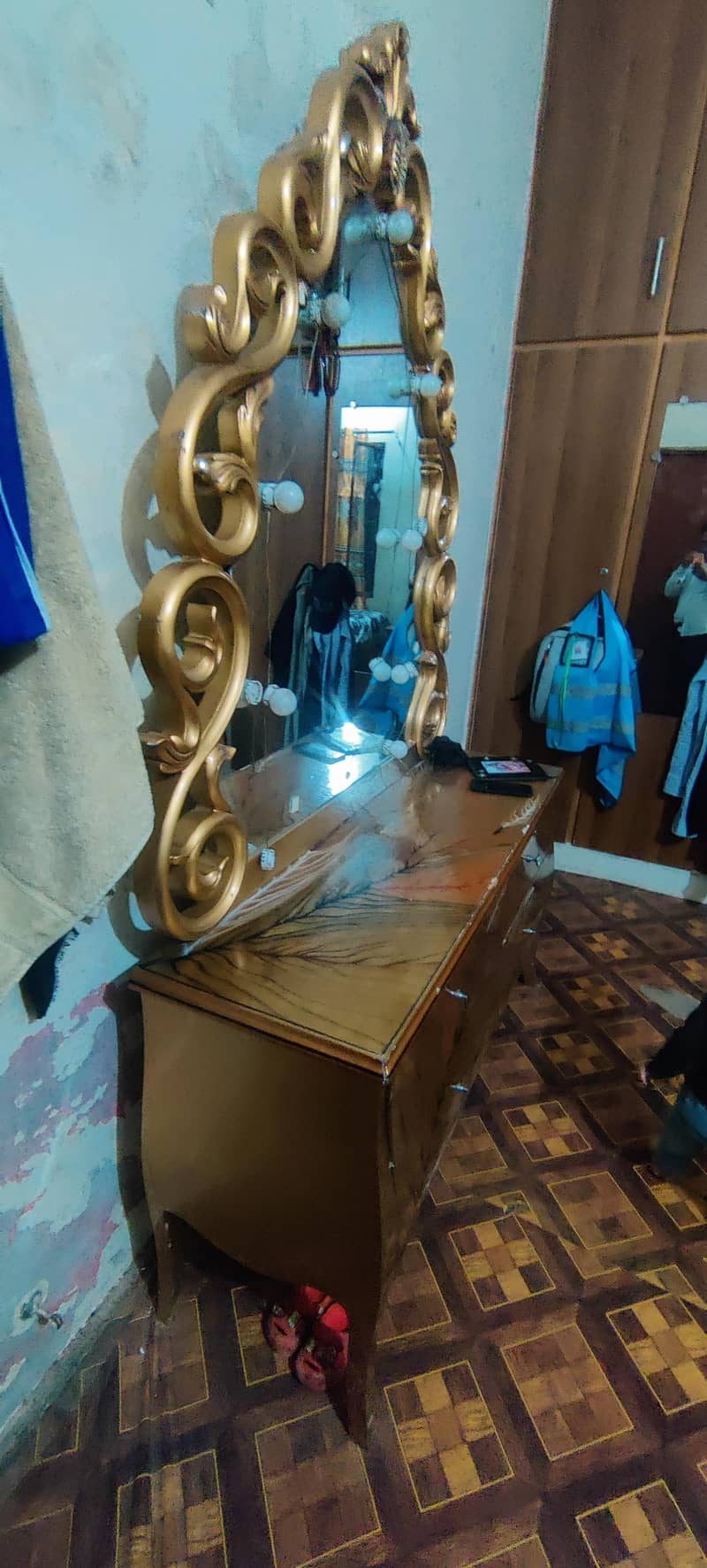 Dressing Table for Room 0