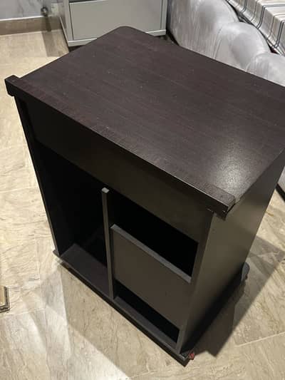 Premium compact pc table