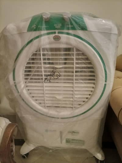 Boss Desert Storm Inventer Cooler ( 8000 XL) Low Electricity For Sale