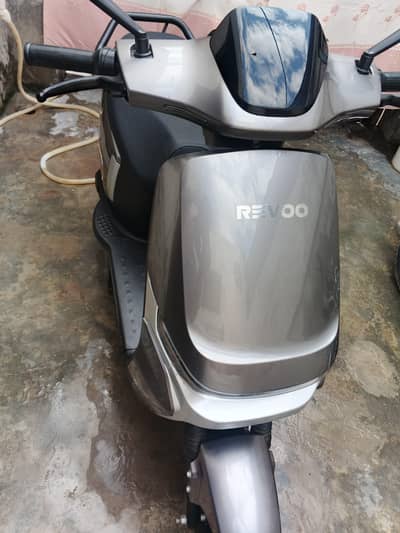 revoo A11 just 70km driven contact at 03004142432