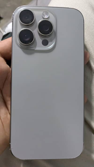 iPhone 16 pro - Natural Titanium Jv