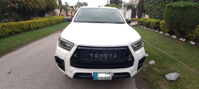 Toyota Hilux Revo V Automatic 2.8 2021