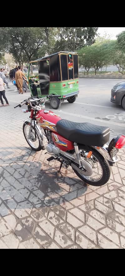 Honda cg 125 all ok open later ha condition saf ha call 03167025243