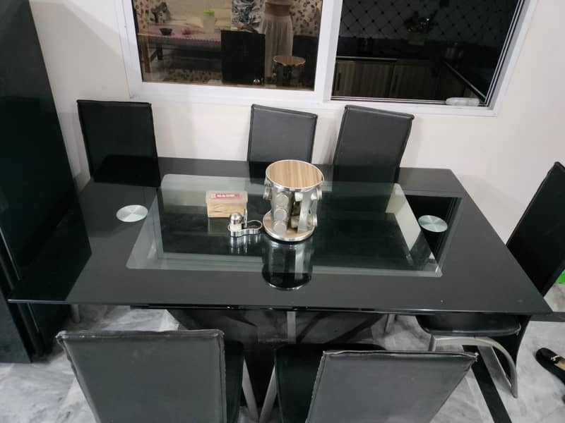 Dinning table 0