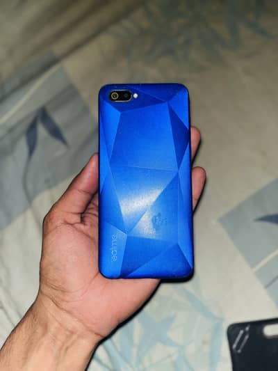 realme C2