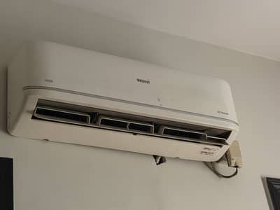 3 years used dawlance orbit 1.5 ton Dc invertor