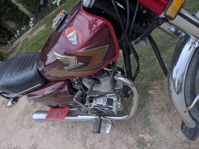 Honda CG 125 model 2021 color red condition good all ok paper all ok