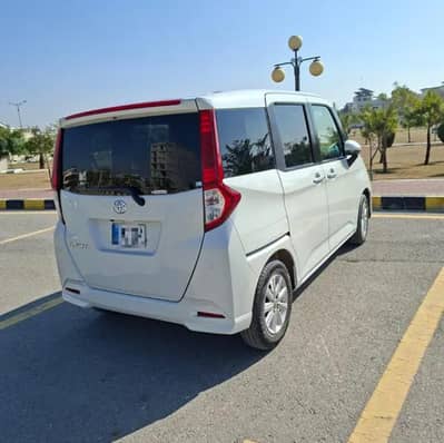 Toyota Roomy (1000CC) very good fuel consumption showroom condition