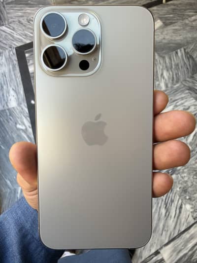 iphone 15 pro max(non pta)natural titanium 256gb UK import(urgent sale