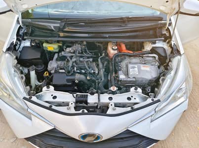 Toyota  VITZ 1.5 HYBRID