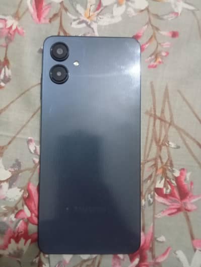 very good condition phone in wranty